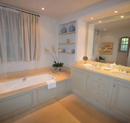 Viata By The Pearls Collection * Saint-Tropez